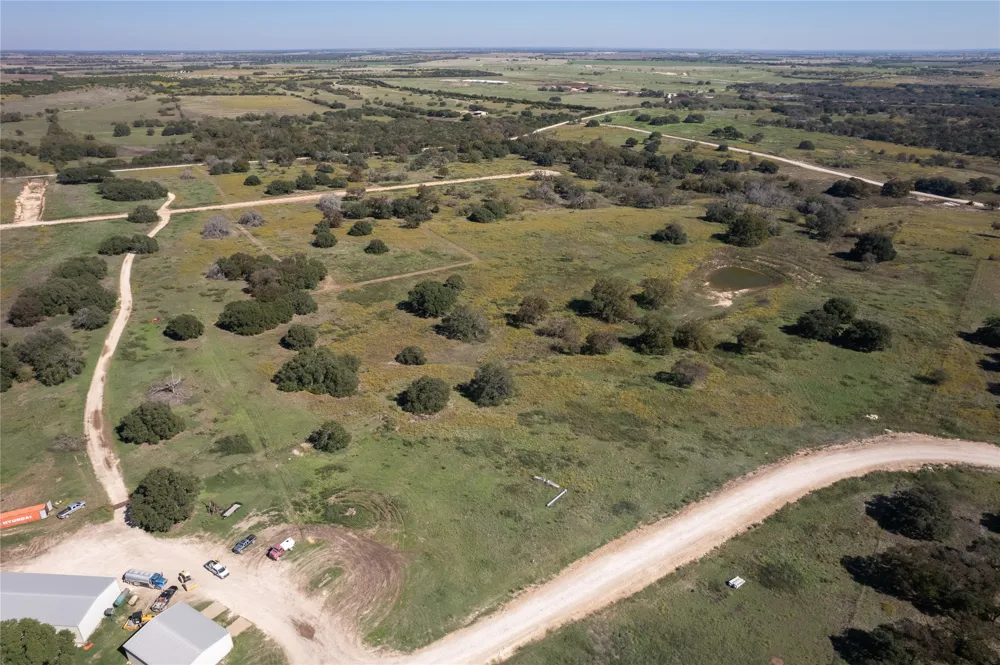 55 Twin Caverns Oglesby, TX 75651