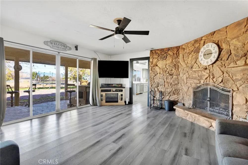 14010 Jicarilla Rd Apple Valley, CA 92307