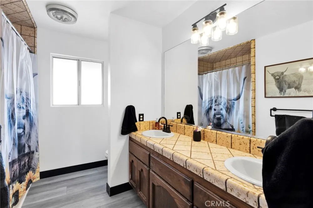 14010 Jicarilla Rd Apple Valley, CA 92307