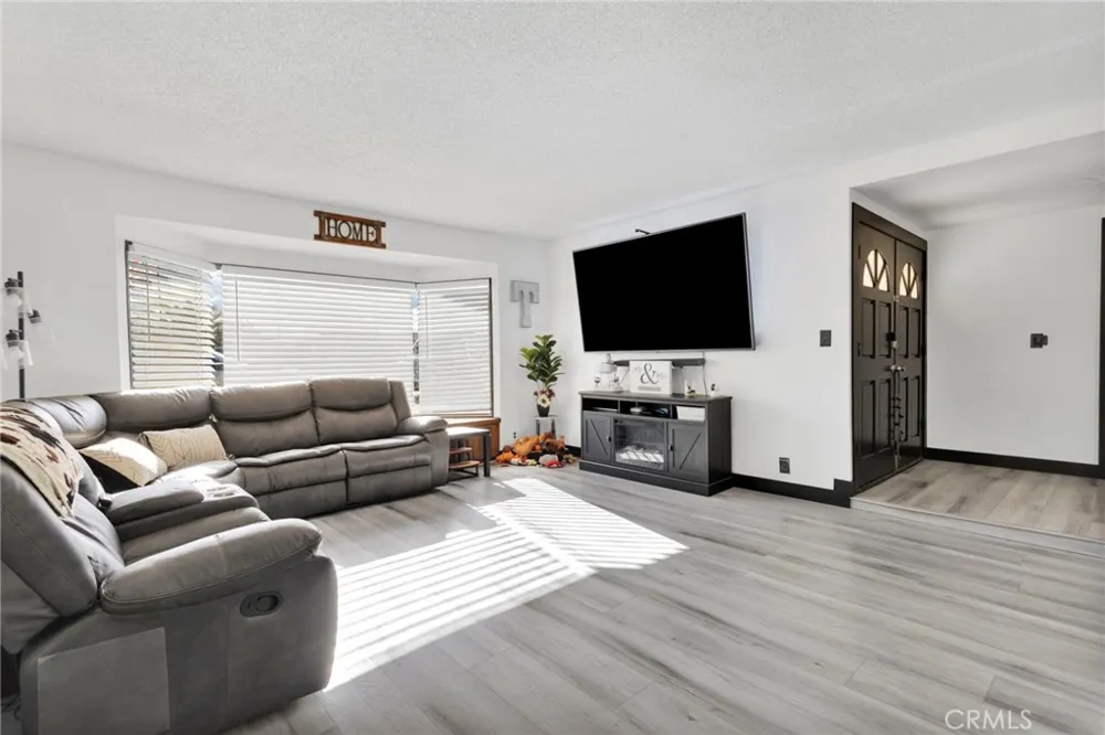 14010 Jicarilla Rd Apple Valley, CA 92307