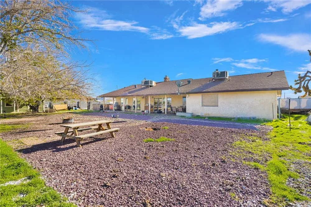 14010 Jicarilla Rd Apple Valley, CA 92307