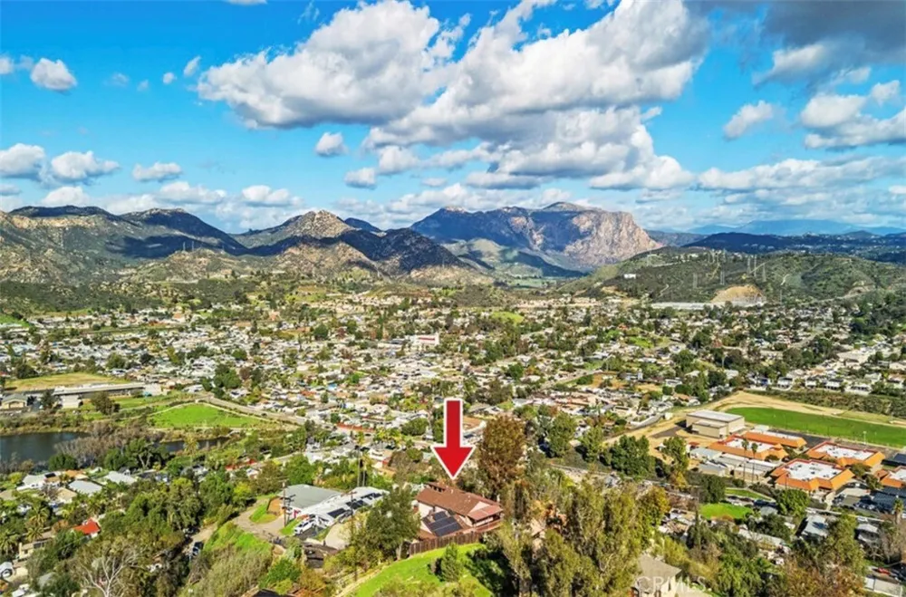 12886 Castle Court Lakeside, CA 92040