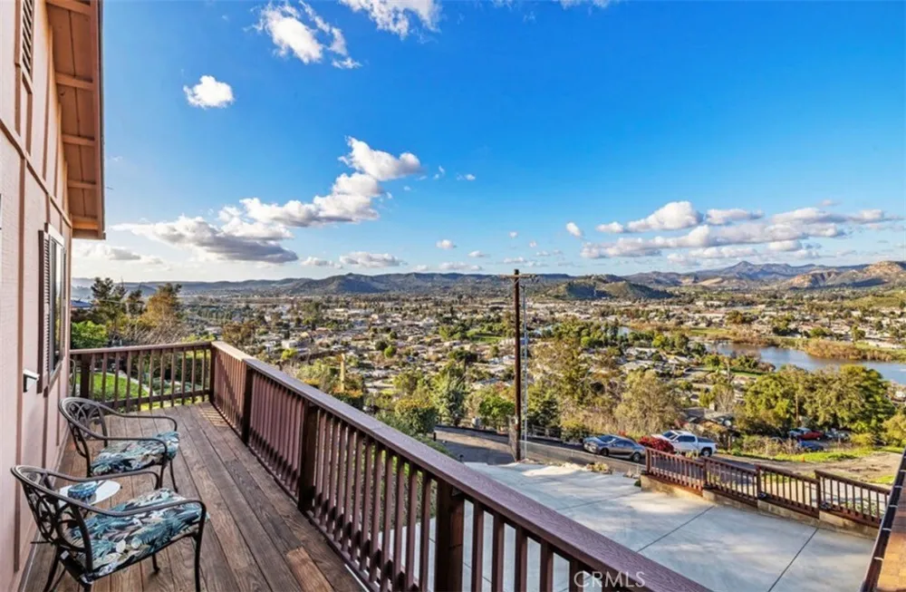 12886 Castle Court Lakeside, CA 92040