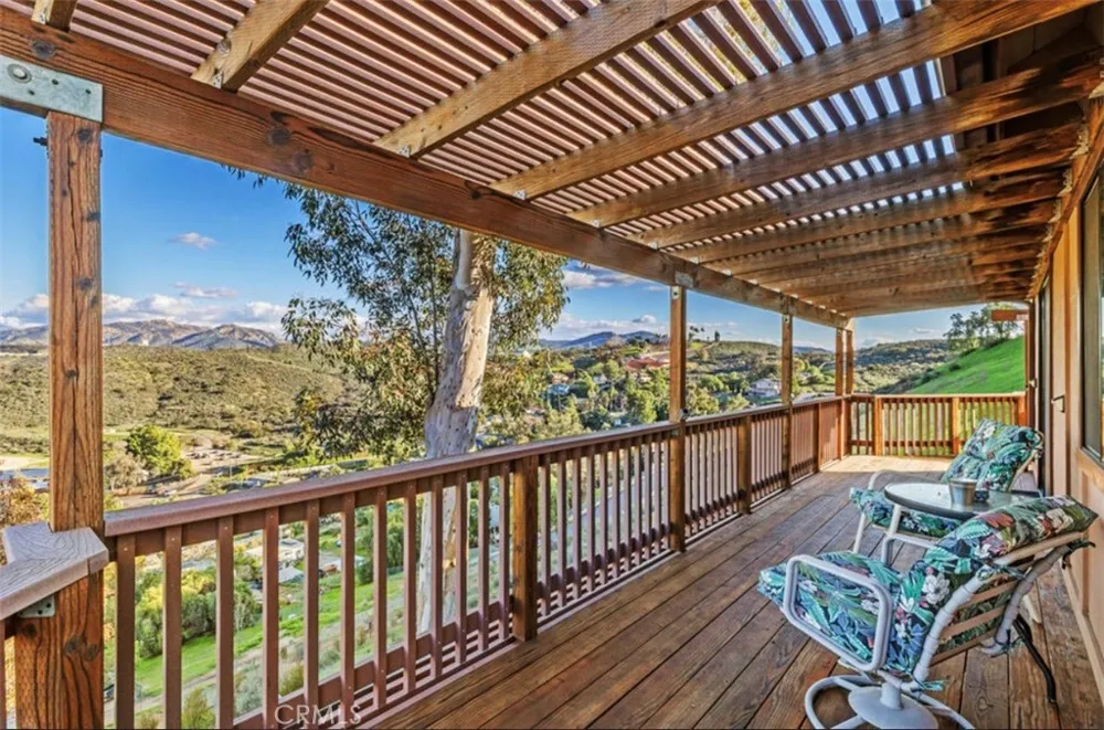12886 Castle Court Lakeside, CA 92040