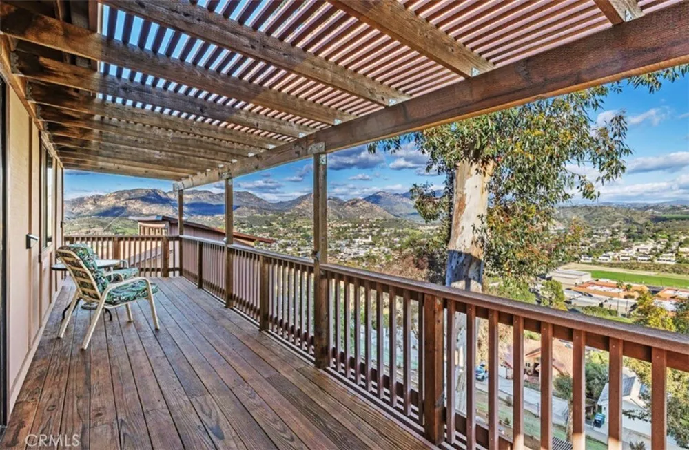 12886 Castle Court Lakeside, CA 92040
