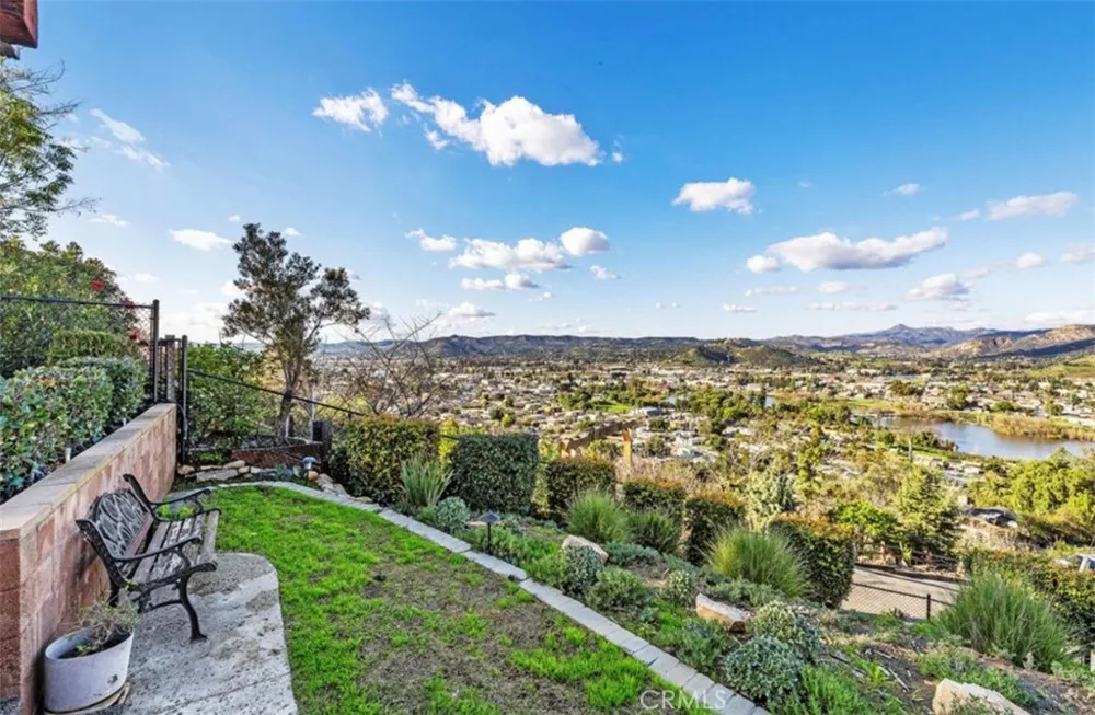 12886 Castle Court Lakeside, CA 92040