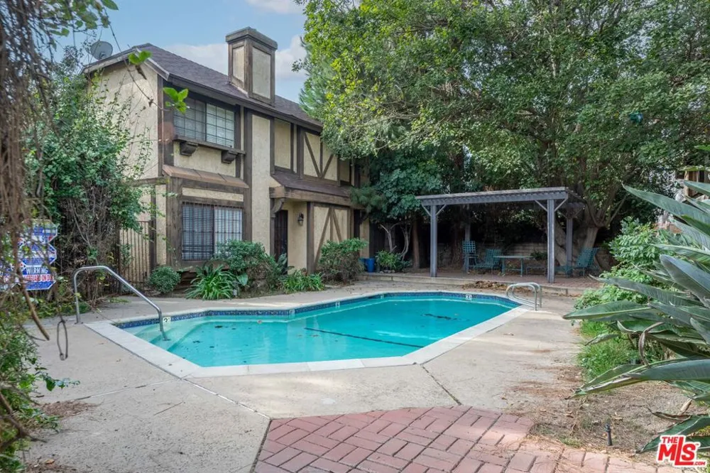14924 Nordhoff Street #6 North Hills, CA 91343