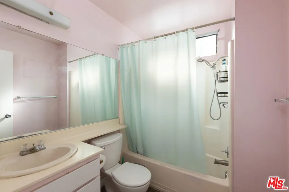 14924 Nordhoff Street #6 North Hills, CA 91343