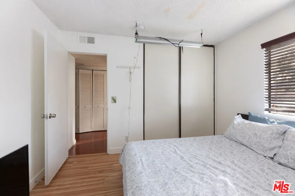 14924 Nordhoff Street #6 North Hills, CA 91343