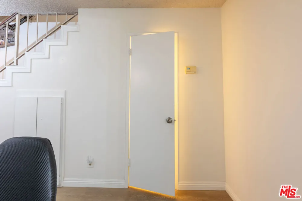 14924 Nordhoff Street #6 North Hills, CA 91343