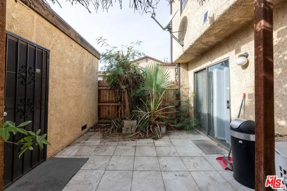 14924 Nordhoff Street #6 North Hills, CA 91343