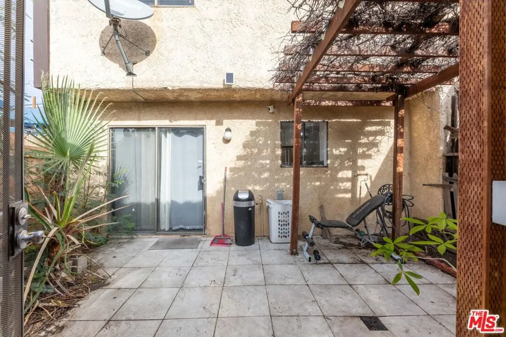 14924 Nordhoff Street #6 North Hills, CA 91343