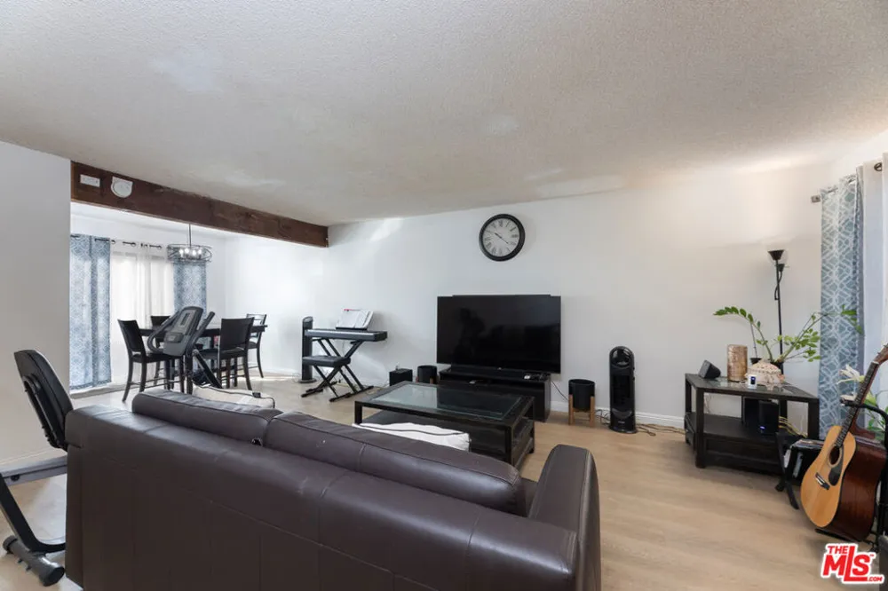 14924 Nordhoff Street #6 North Hills, CA 91343