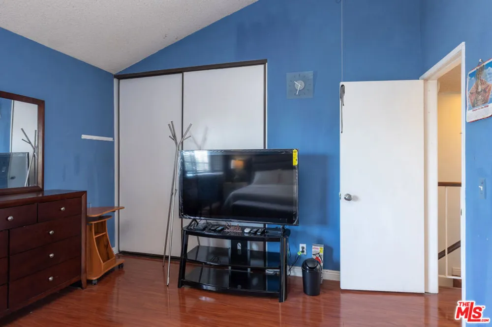 14924 Nordhoff Street #6 North Hills, CA 91343