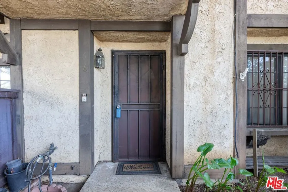 14924 Nordhoff Street #6 North Hills, CA 91343