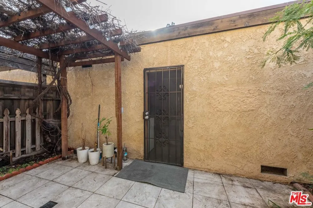 14924 Nordhoff Street #6 North Hills, CA 91343