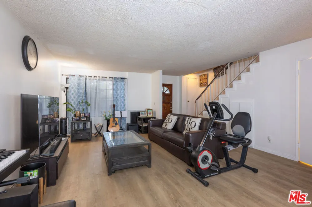 14924 Nordhoff Street #6 North Hills, CA 91343
