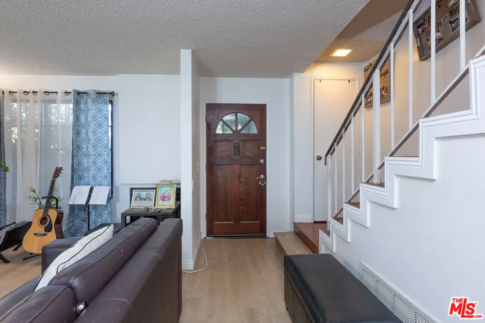 14924 Nordhoff Street #6 North Hills, CA 91343