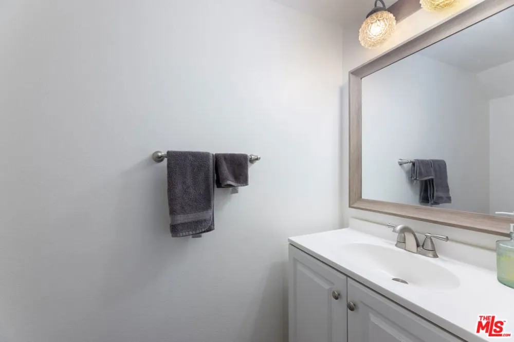 14924 Nordhoff Street #6 North Hills, CA 91343