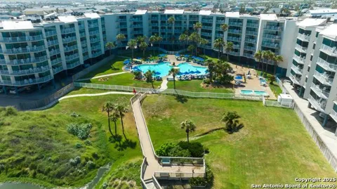 800 Sandcastle Dr #130
