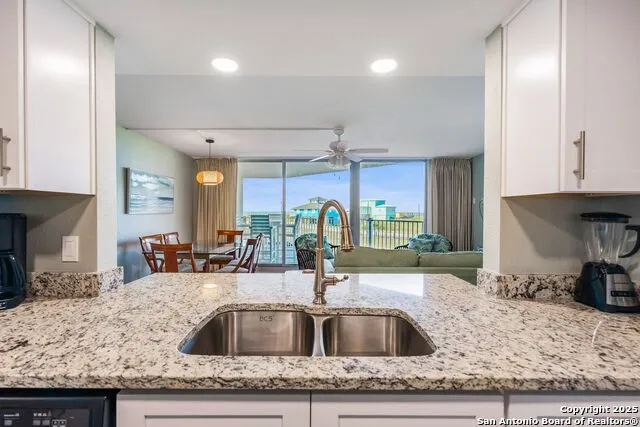 800 Sandcastle Dr #130 Port Aransas, TX 78373