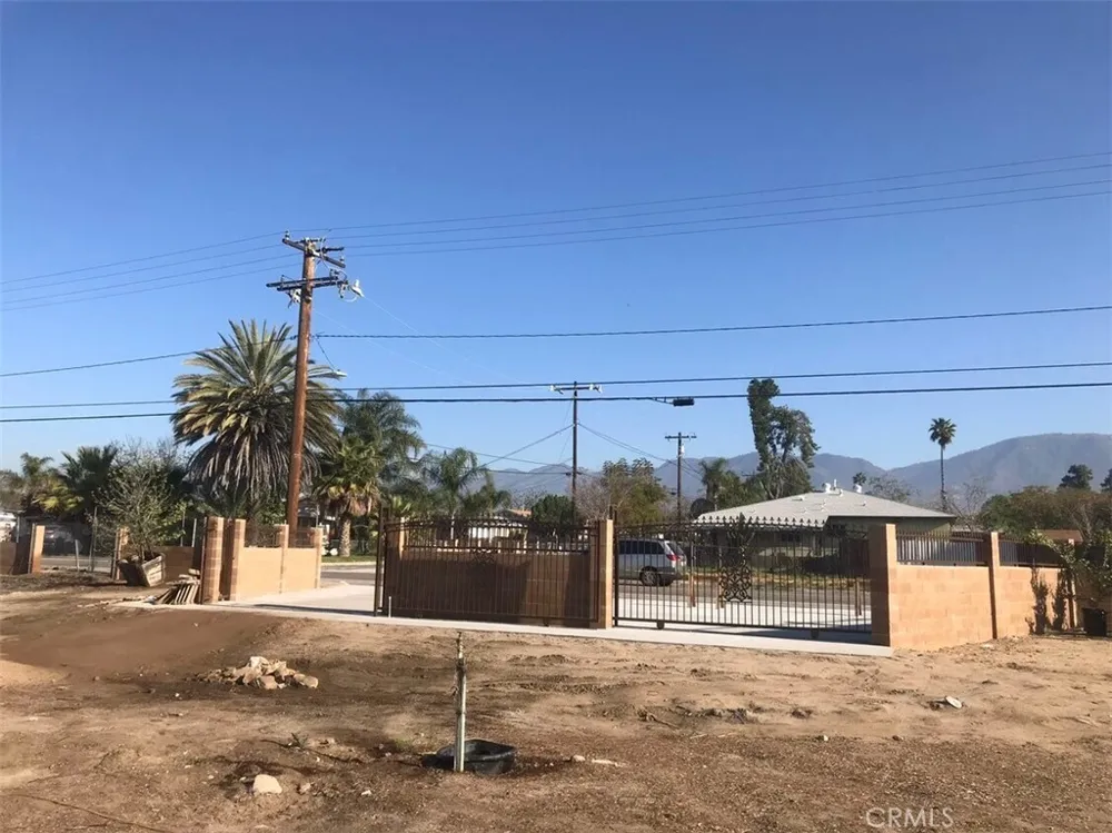 1941 Darby Street San Bernardino, CA 92407