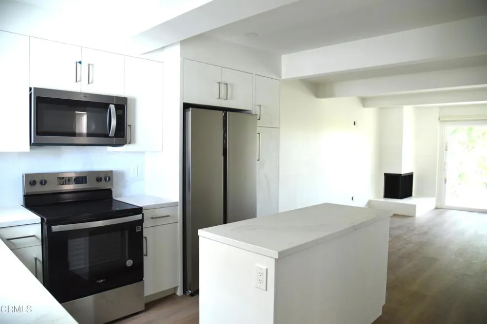 61 Redwood Avenue Ventura, CA 93003