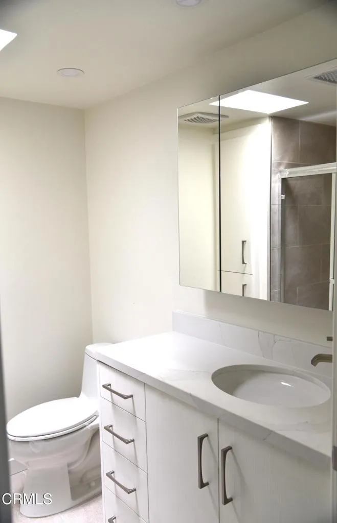 61 Redwood Avenue Ventura, CA 93003