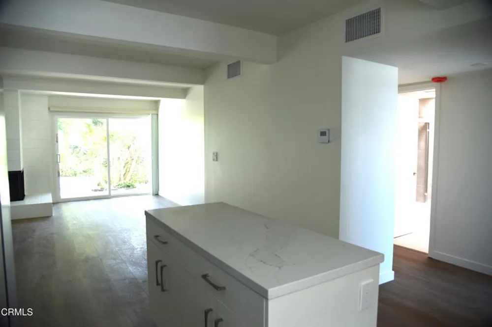 61 Redwood Avenue Ventura, CA 93003