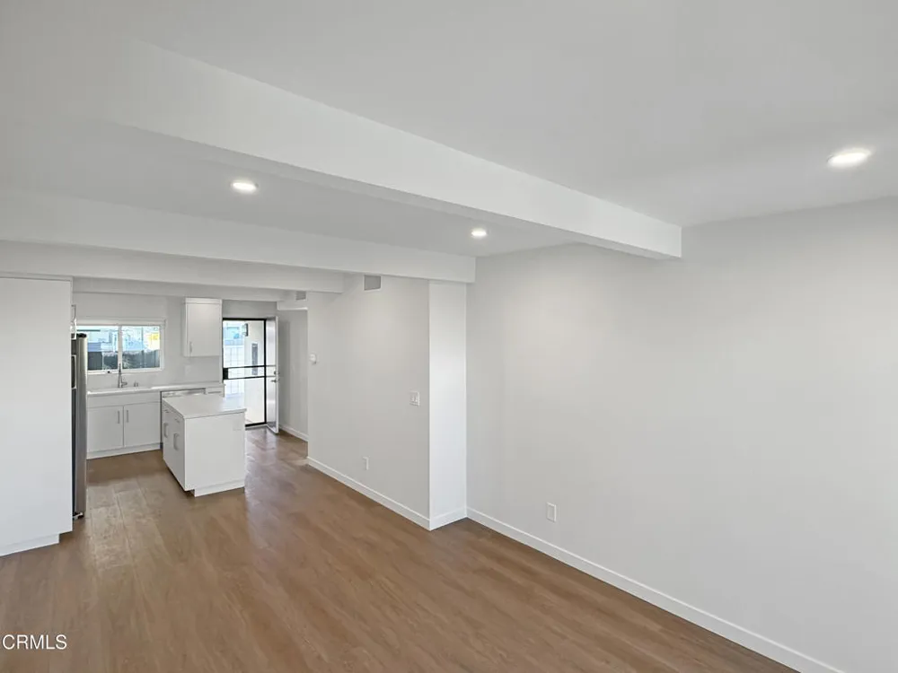 61 Redwood Avenue Ventura, CA 93003