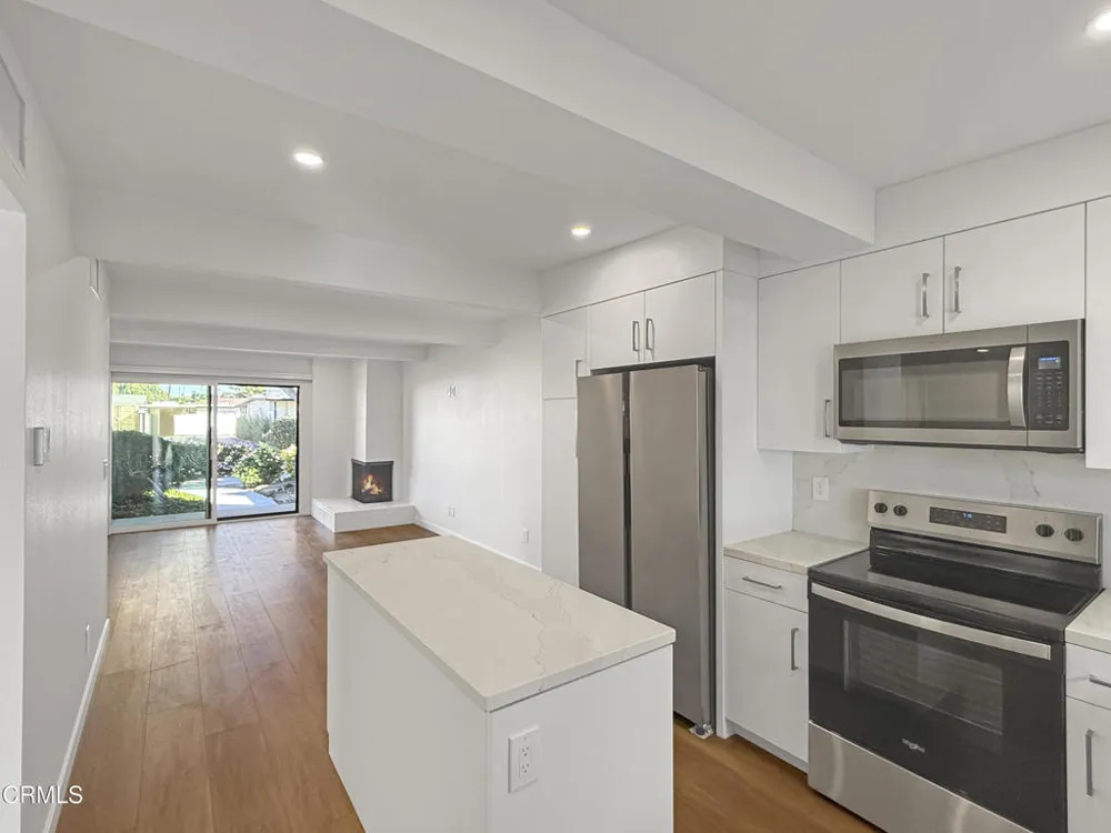 61 Redwood Avenue Ventura, CA 93003