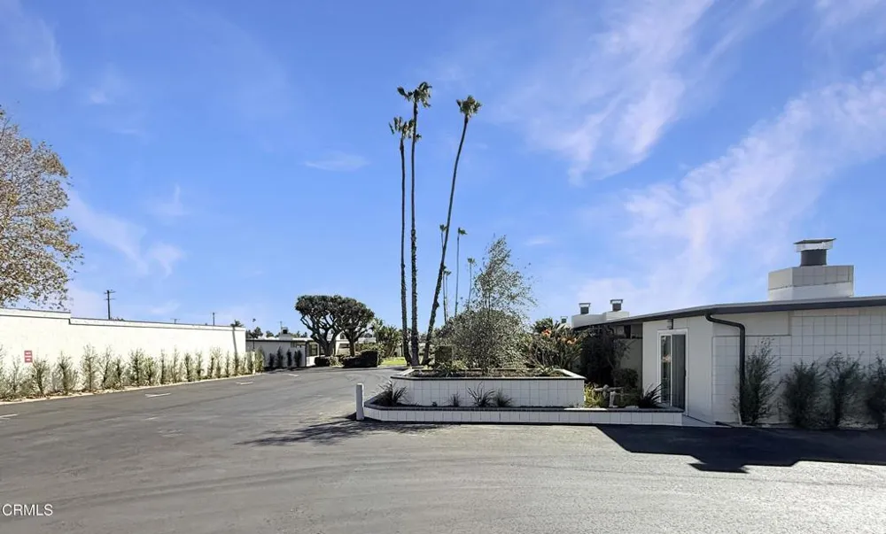 61 Redwood Avenue Ventura, CA 93003