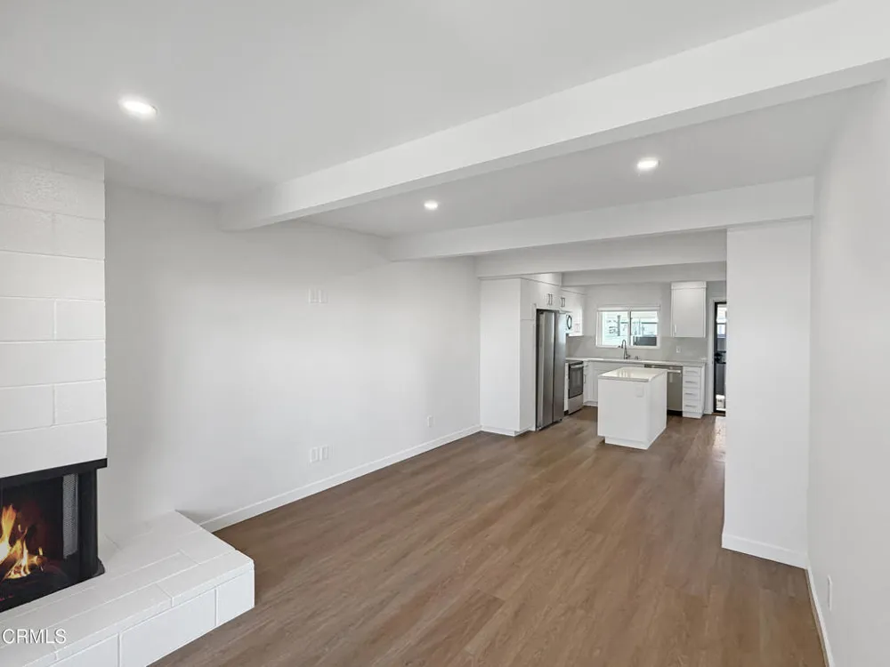 61 Redwood Avenue Ventura, CA 93003