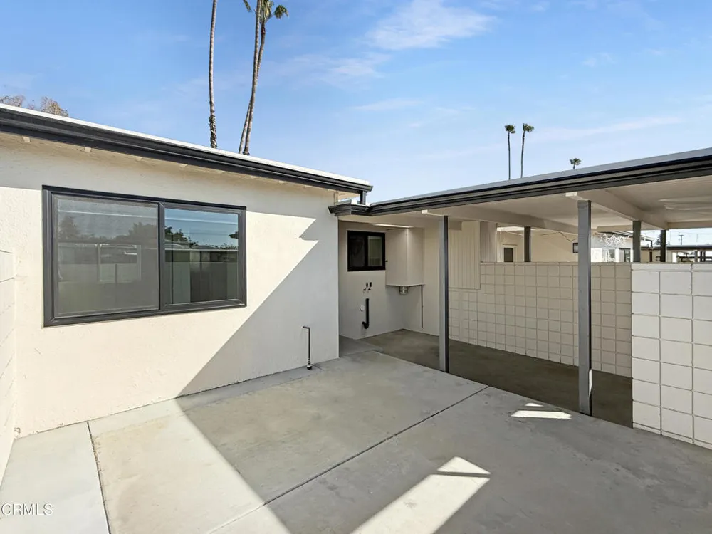 61 Redwood Avenue Ventura, CA 93003
