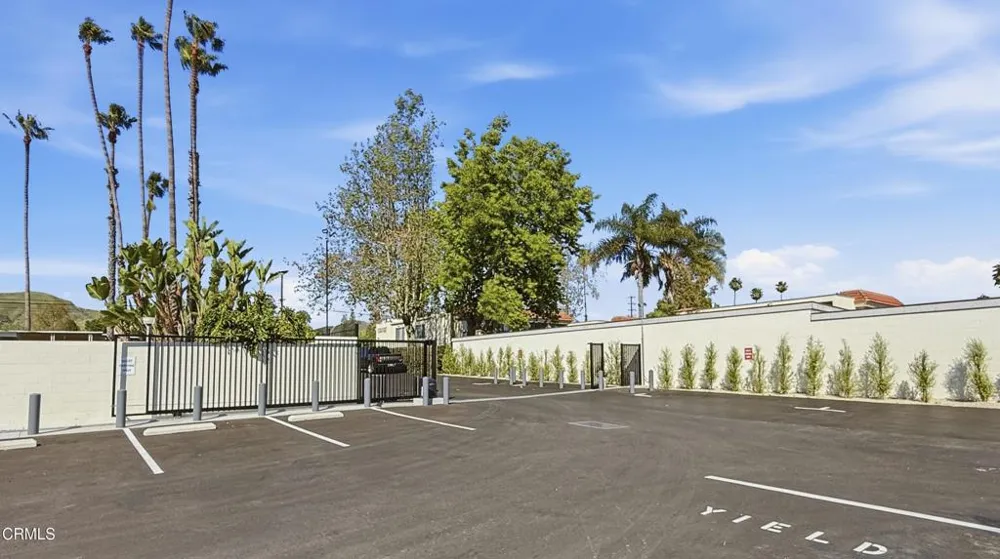 61 Redwood Avenue Ventura, CA 93003