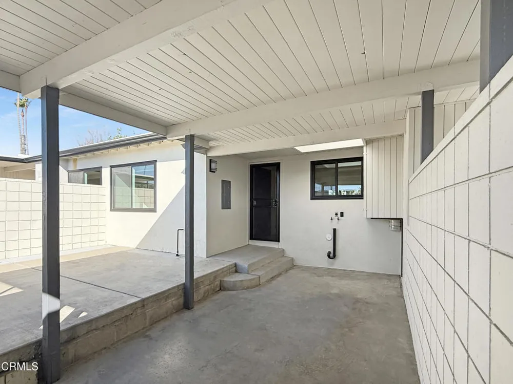 61 Redwood Avenue Ventura, CA 93003