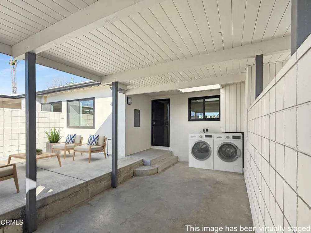 61 Redwood Avenue Ventura, CA 93003