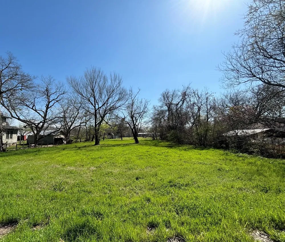 740 E Waco Avenue Cooper, TX 75432