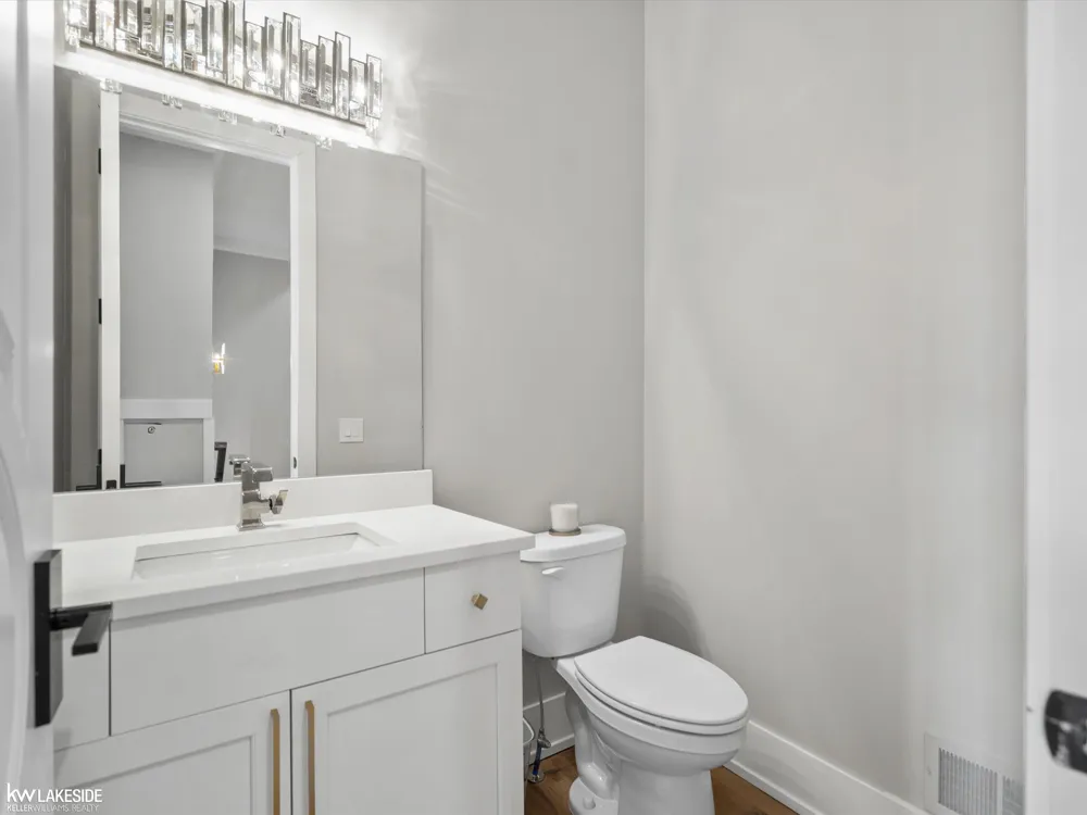 5769 Cotswold Drive Washington Township, MI 48094