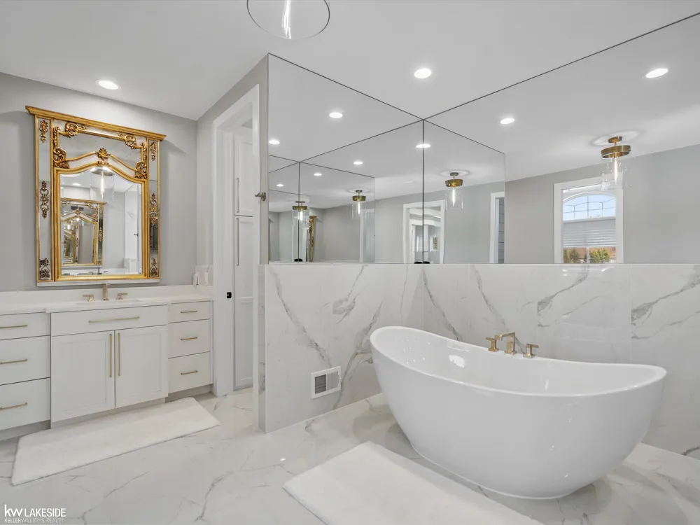 5769 Cotswold Drive Washington Township, MI 48094