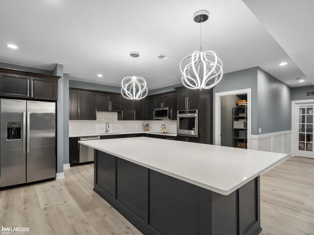 5769 Cotswold Drive Washington Township, MI 48094
