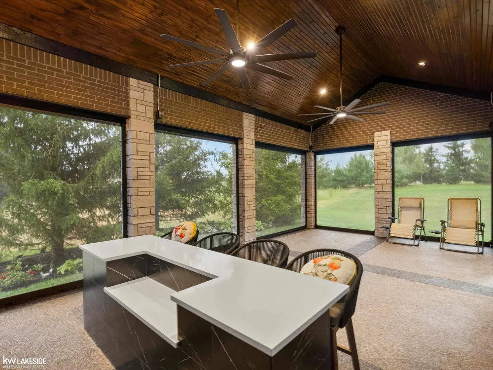 5769 Cotswold Drive Washington Township, MI 48094