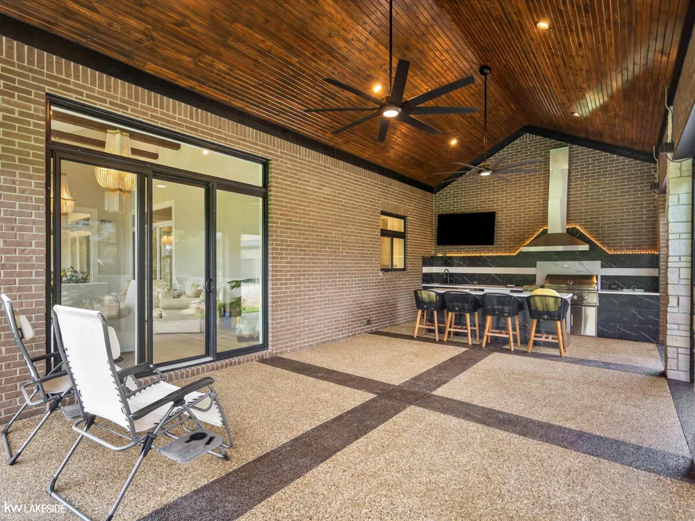 5769 Cotswold Drive Washington Township, MI 48094