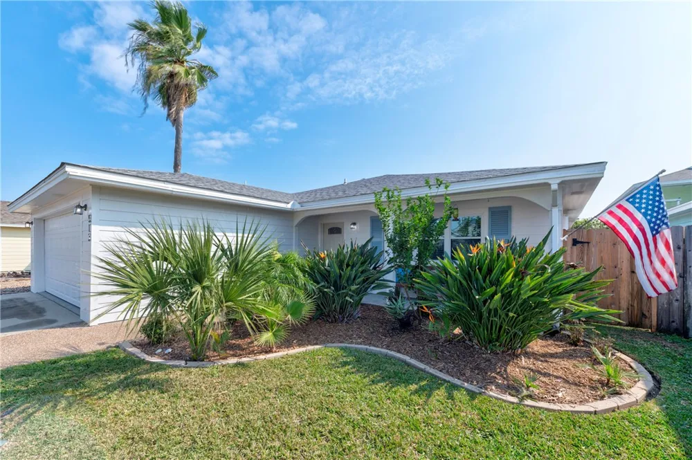 513 Lighthouse Channel