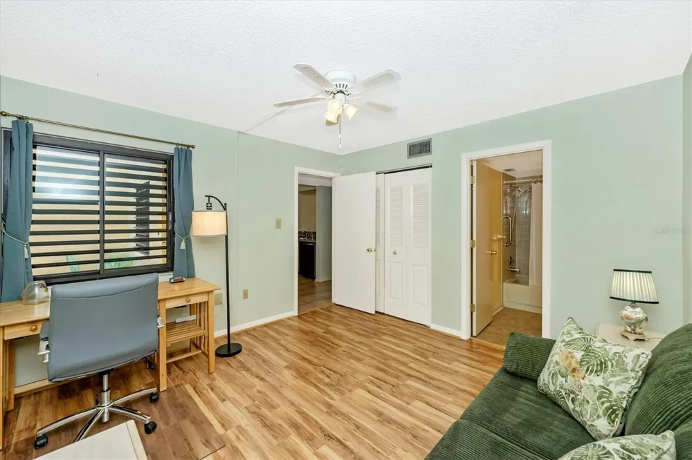5219 LAKE VILLAGE DRIVE #21 Sarasota, FL 34235