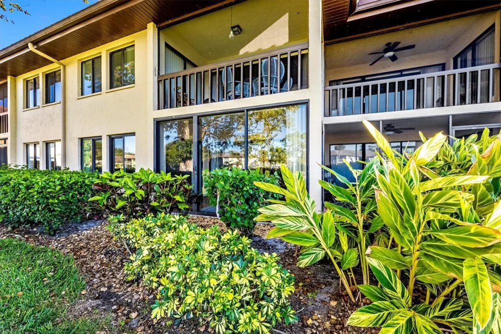 5219 LAKE VILLAGE DRIVE #21 Sarasota, FL 34235