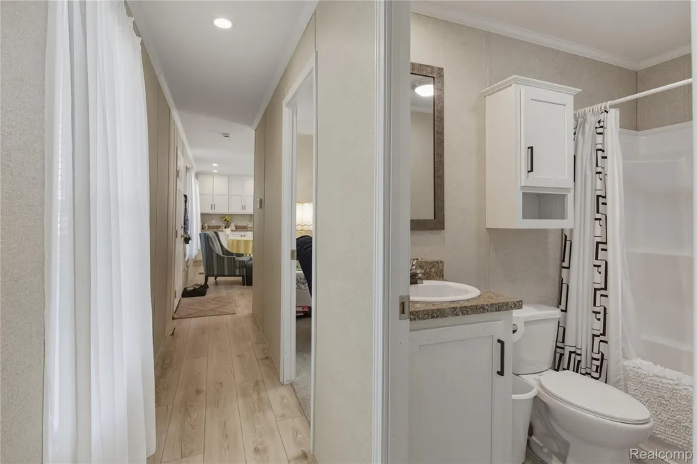 230 E MacGregor Court Highland Charter Township, MI 48357