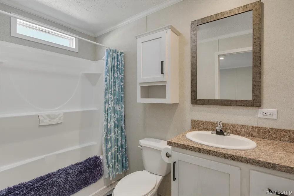 230 E MacGregor Court Highland Charter Township, MI 48357