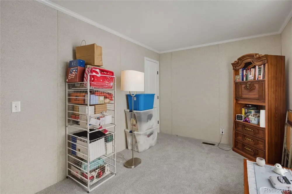 230 E MacGregor Court Highland Charter Township, MI 48357