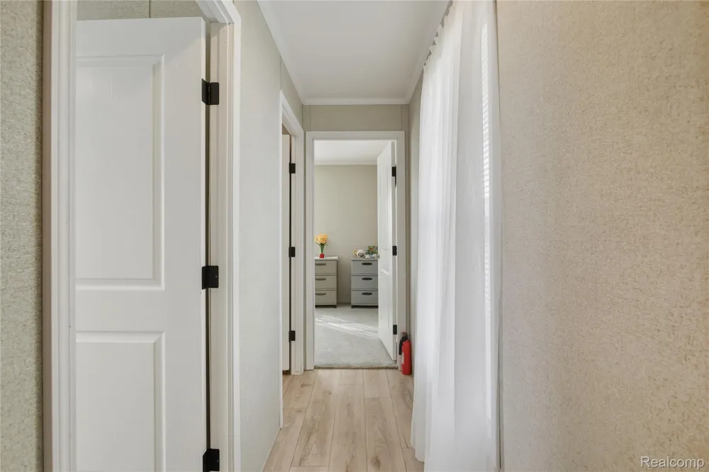 230 E MacGregor Court Highland Charter Township, MI 48357